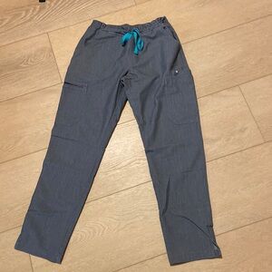 FIGS Yola - Petite Skinny Scrub Pants. Color Graphite. Size XS petite